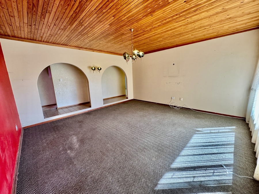 5 Bedroom Property for Sale in Potchefstroom North West
